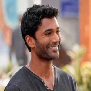 Sendhil Ramamurthy