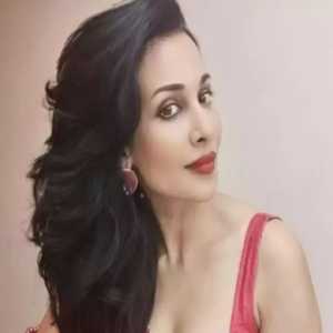 Flora Saini