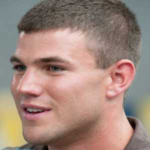 Austin Stowell