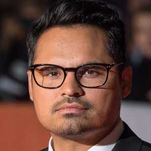 Michael Peña | Revionz