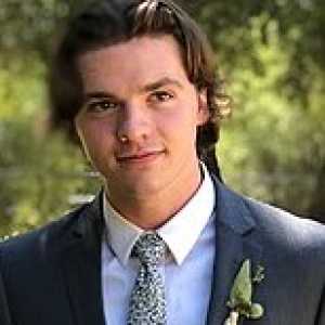 Joel Courtney