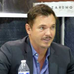 Nicholas Lea