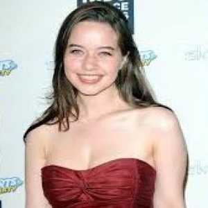 Anna Popplewell | Revionz