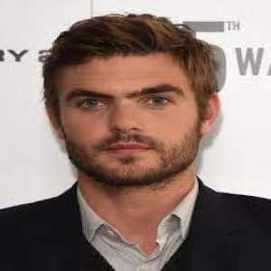 Alex Roe