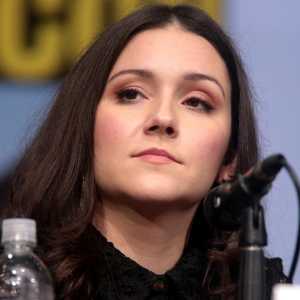 Shannon Woodward